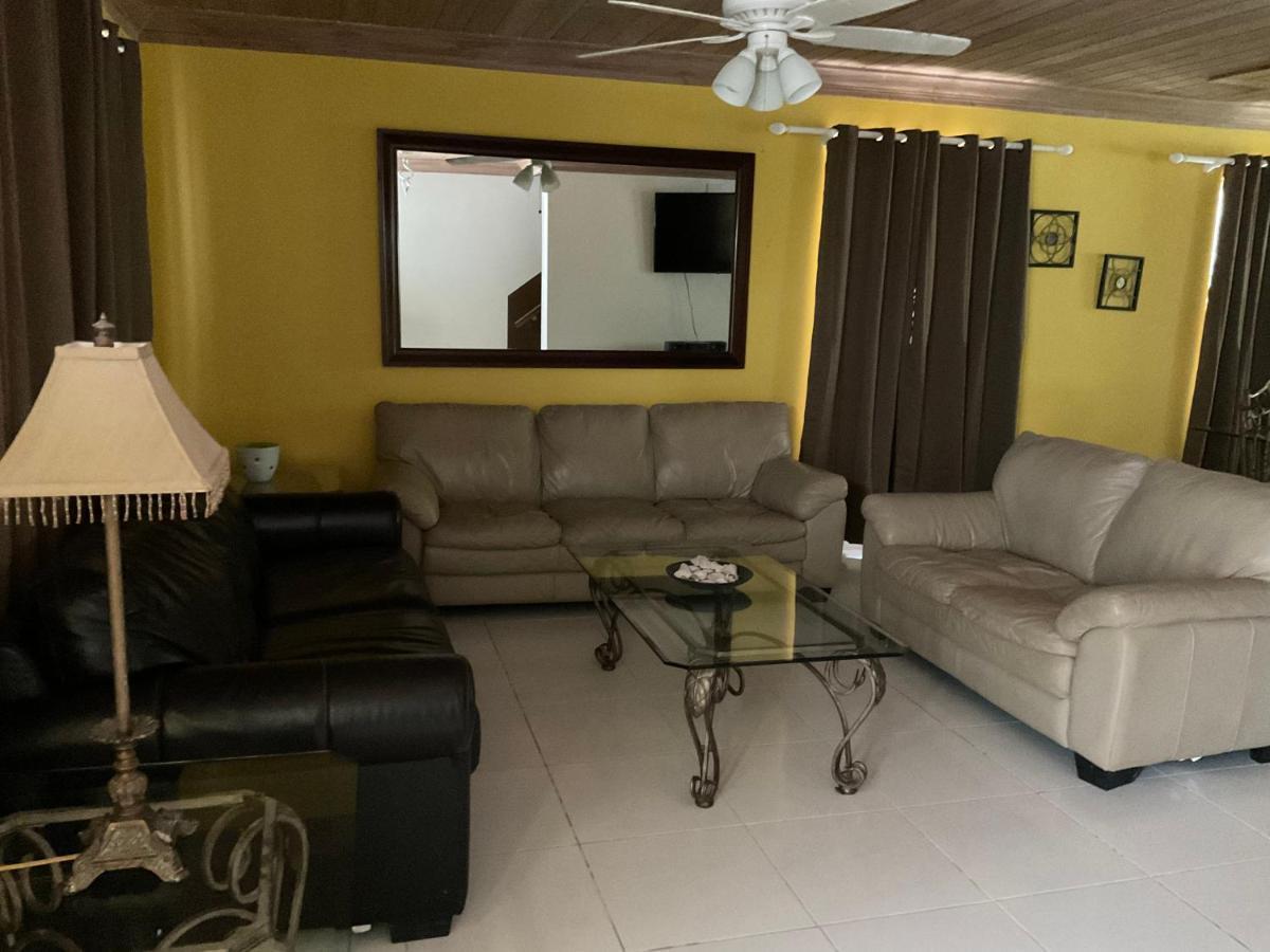 Sapphire Garden Townhouses George Town Exterior foto